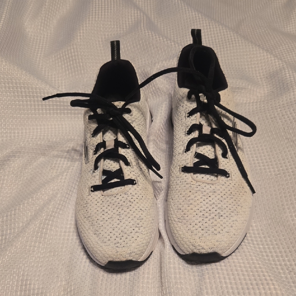 Sketchers Ultra Flex Sneakers White size 9
